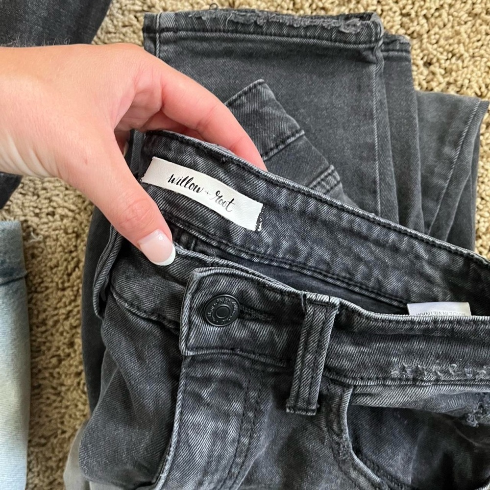 Assorted Denim Jeans Collection - Picture 5 of 7